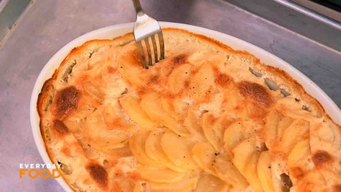 Simple Scalloped Potatoes Recipe | DIY Joy Projects and Crafts Ideas