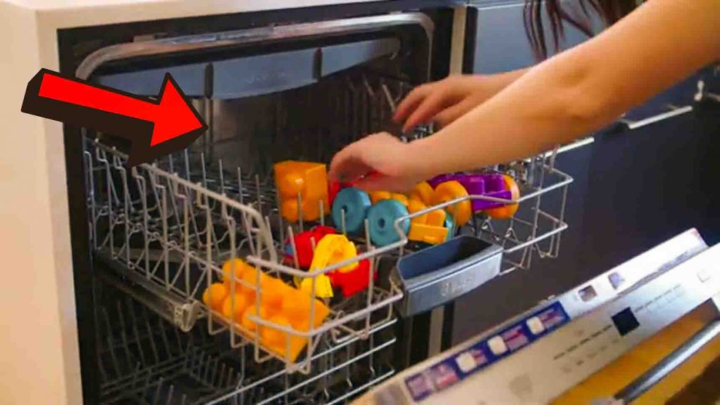 10 Cleaning Hacks for Busy Moms