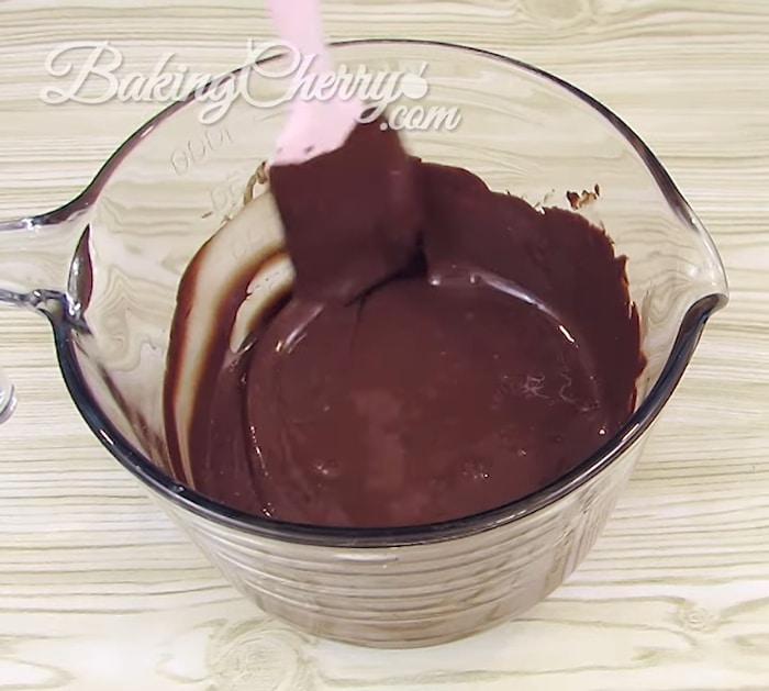 3-Ingredient Creamy and Smooth Chocolate Frosting Recipe