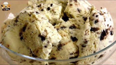 3-Ingredient Homemade Oreo Ice Cream | DIY Joy Projects and Crafts Ideas