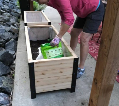 How to Build a DIY Modern Raised Planter Box - DIY Joy