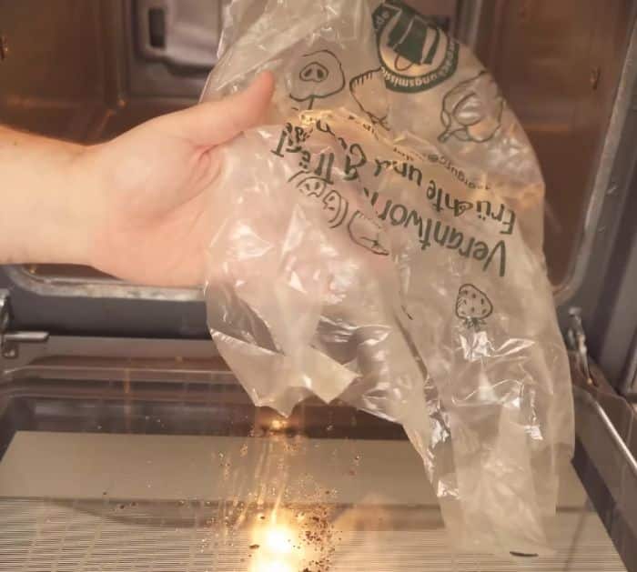 Easy Oven Cleaning Hack Using Plastic Bags