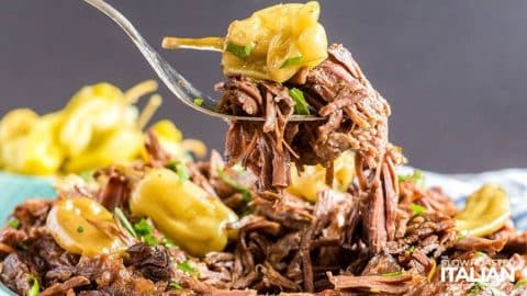 Easy 5-Ingredient Slow Cooker Mississippi Pot Roast Recipe | DIY Joy Projects and Crafts Ideas