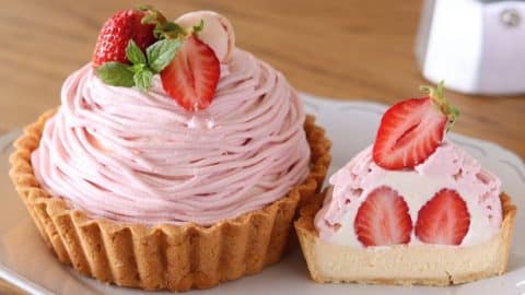 Easy Strawberry Cheesecake Tart Recipe | DIY Joy Projects and Crafts Ideas