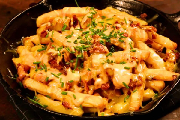 How to Make Cheesy & Loaded Skillet Fries