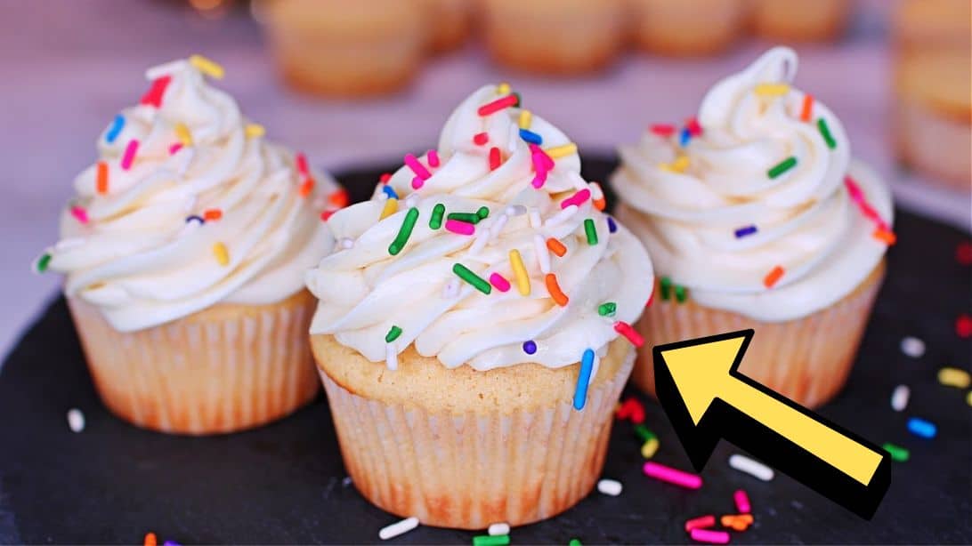 How to Make Perfect Cupcakes w/ Cream Cheese Frosting Every Time! | DIY Joy Projects and Crafts Ideas