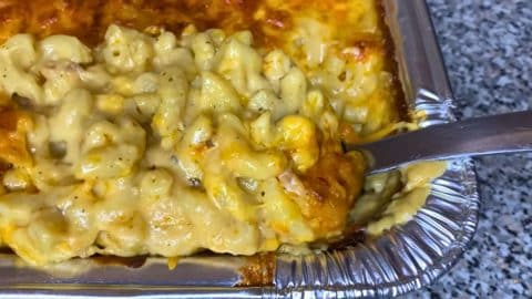 Ultimate Southern-Style Mac and Cheese | DIY Joy Projects and Crafts Ideas
