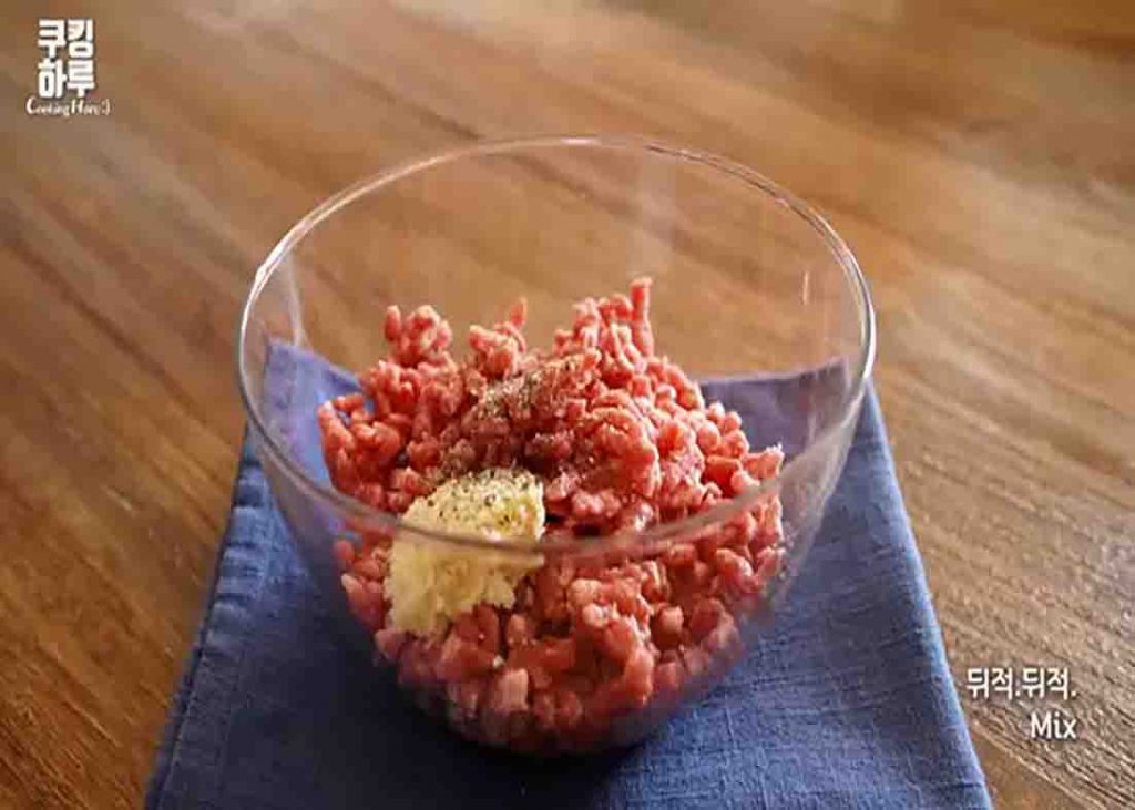 Marinating the beef for the beef potato flower recipe