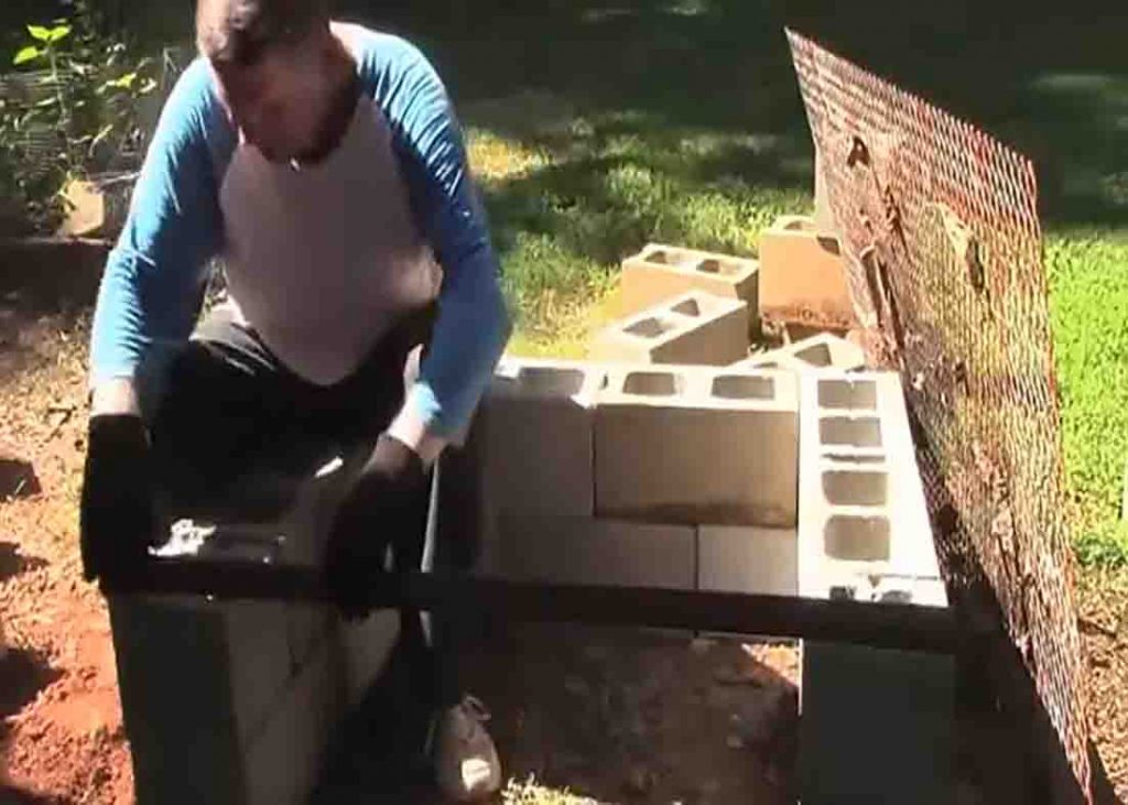 Building the DIY cinder block grill