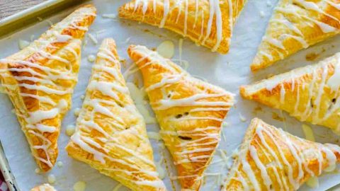Easy Apple Turnover Recipe | DIY Joy Projects and Crafts Ideas