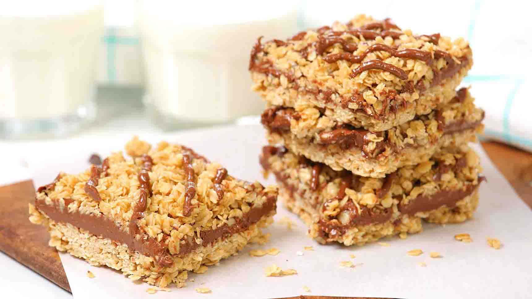 No-Bake Chocolate Peanut Butter Oat Bars | DIY Joy Projects and Crafts Ideas