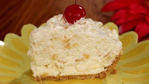No-Bake Pineapple Cream Cheese Pie Recipe | DIY Joy Projects and Crafts Ideas