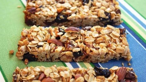 One-Bowl Granola Bars Recipe | DIY Joy Projects and Crafts Ideas