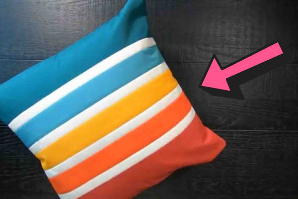 Retro Stripes Pillow Cover Tutorial