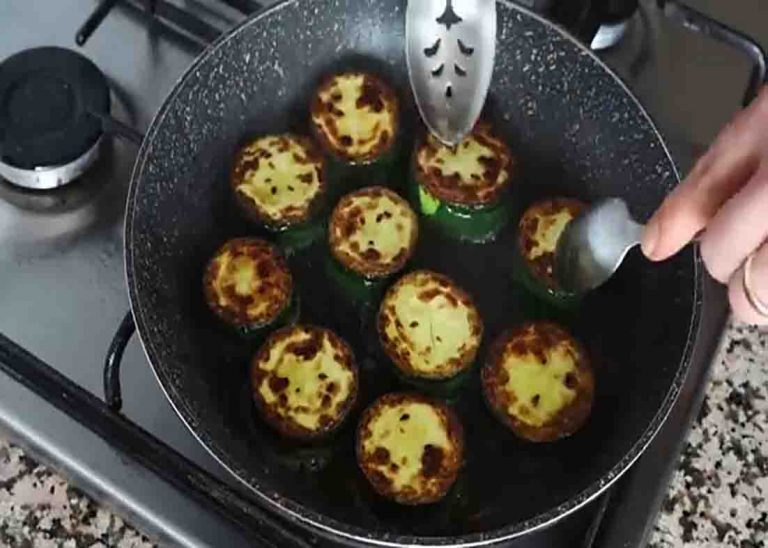 Easy Spanish Garlic Zucchini Recipe