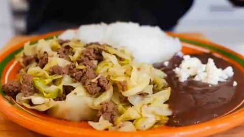 15-Minute Ground Beef and Cabbage Recipe | DIY Joy Projects and Crafts Ideas