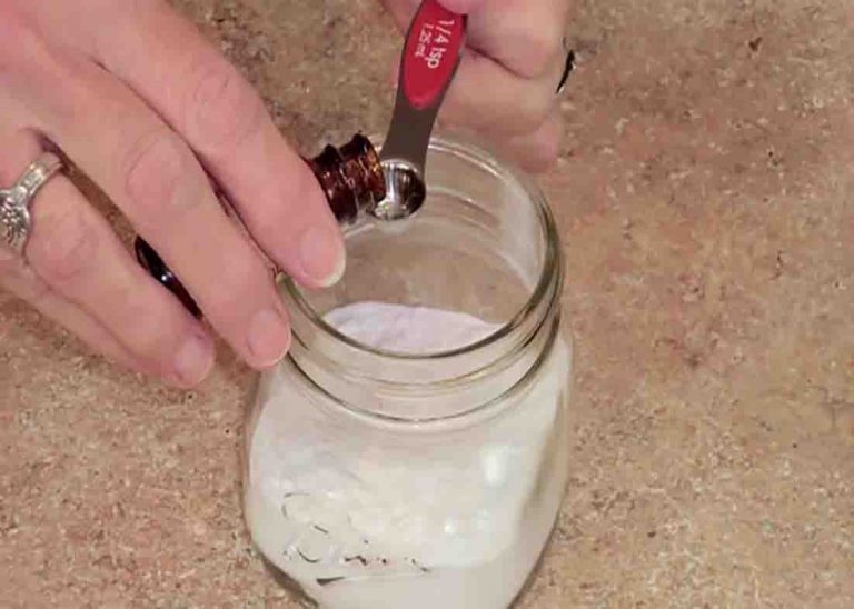 2Ingredient DIY Mason Jar Air Freshener