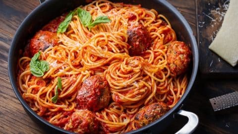 Best Ever Spaghetti and Meatballs Recipe | DIY Joy Projects and Crafts Ideas
