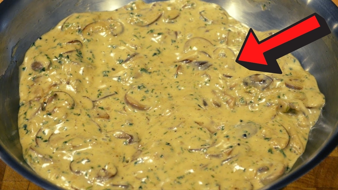 Creamy Garlic Mushroom Sauce | DIY Joy Projects and Crafts Ideas