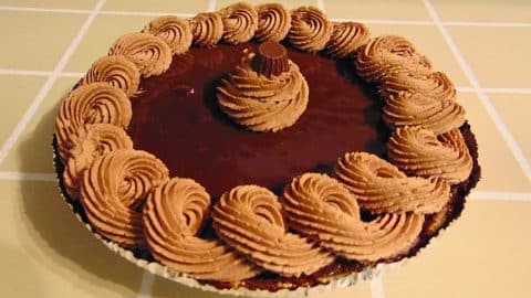 Easy Chocolate Peanut Butter Pie Recipe | DIY Joy Projects and Crafts Ideas