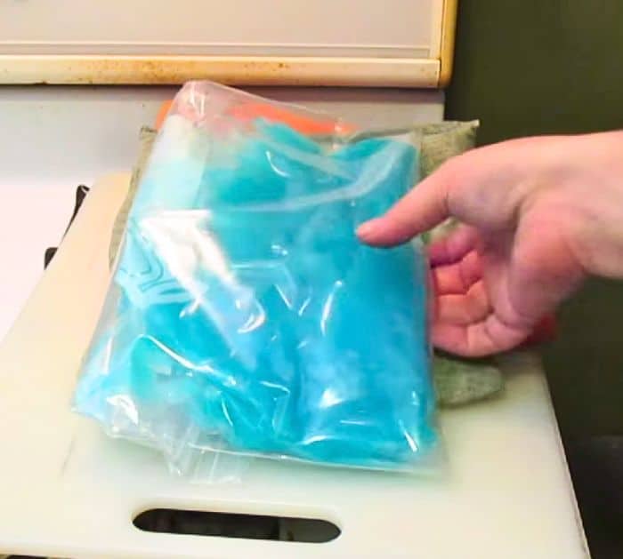 How to Make a Homemade Gel Ice Pack