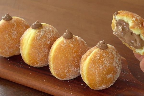 Easy & Fluffy Fried Donuts with Chocolate Cream Recipe