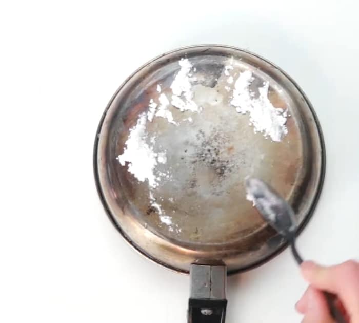 Easy Grease Cleaning Hacks That Surprisingly Work Pans