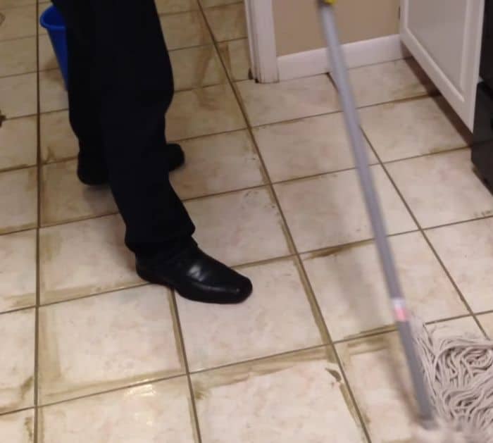 Easy Grout Cleaning Tips and Hacks
