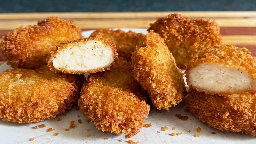 Homemade Crispy Chicken Nuggets | DIY Joy Projects and Crafts Ideas