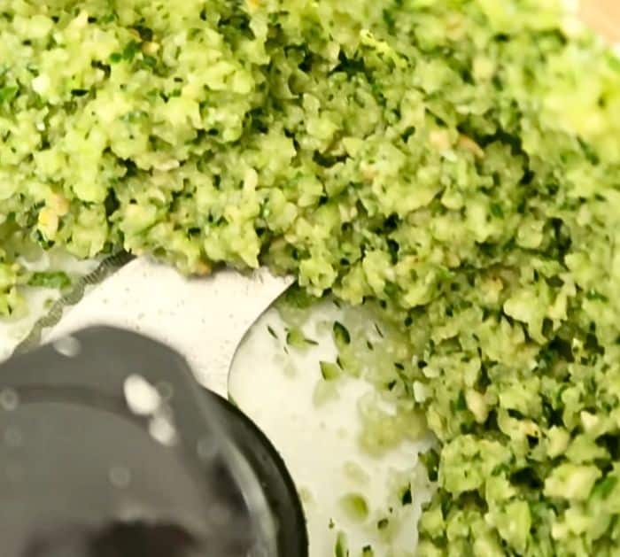 How to Make Zucchini Pesto With Just 6 Ingredients Instructions