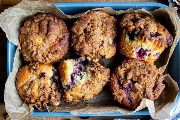 Bakery-Style Blueberry Muffins with Streusel Topping Recipe