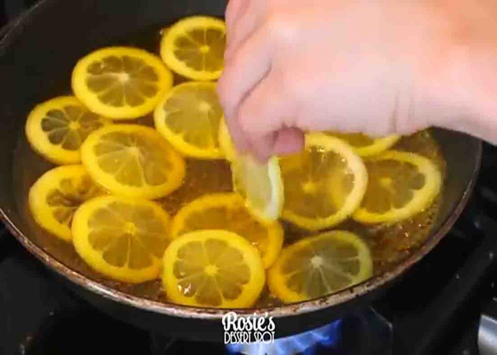 Cooking the candied lemon slices