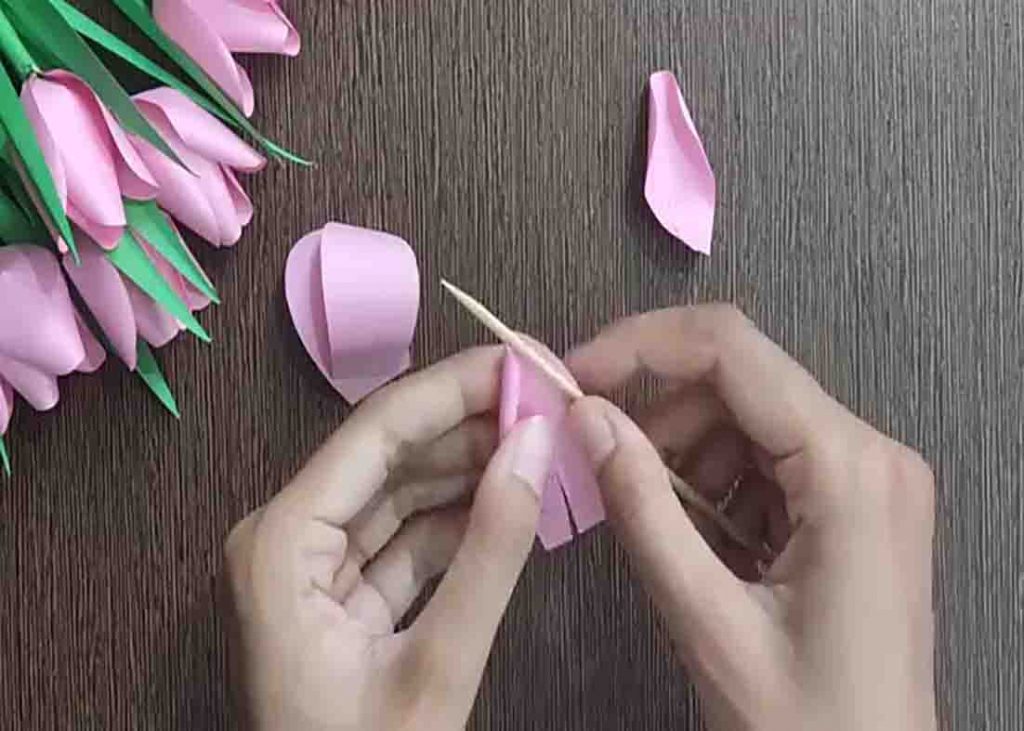Making the petals for the DIY paper tulips