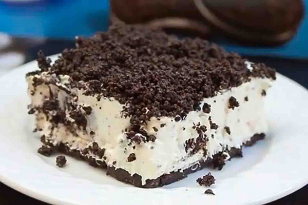 Easy Frozen Oreo Dessert Recipe