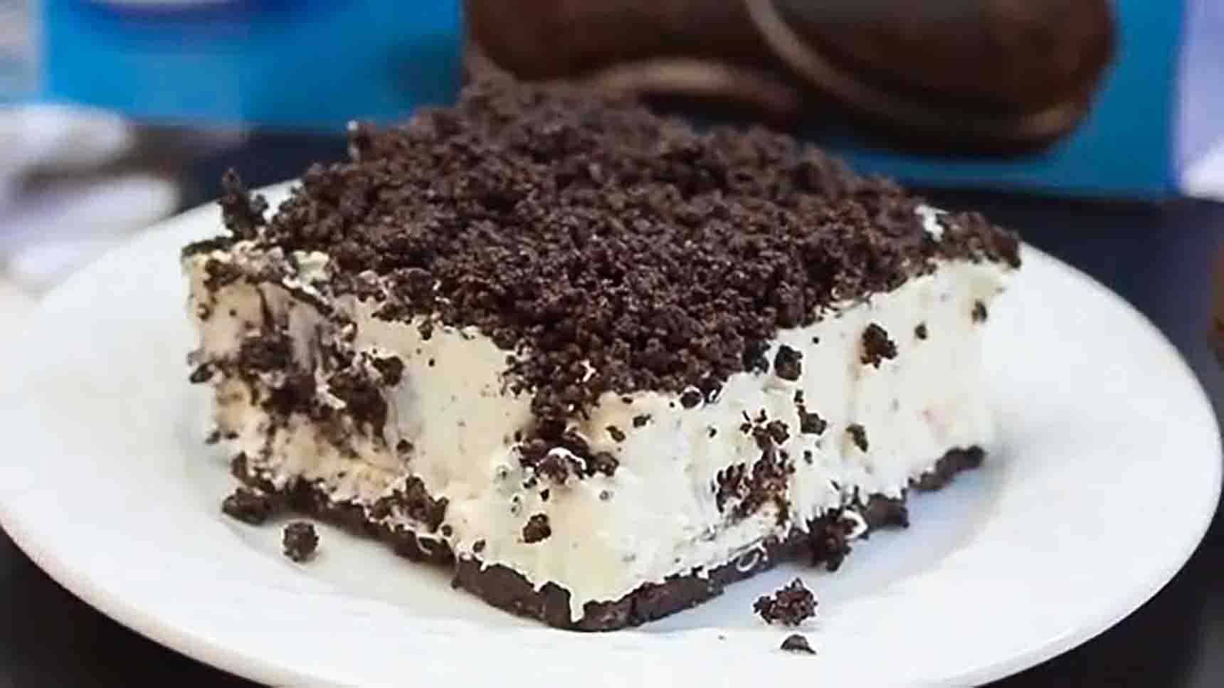 Easy Frozen Oreo Dessert Recipe | DIY Joy Projects and Crafts Ideas