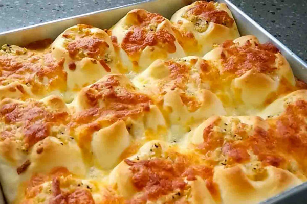 Fluffy Garlic Cheese Buns Recipe
