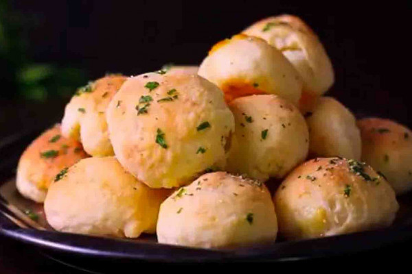 Garlic Cheese Bombs Recipe