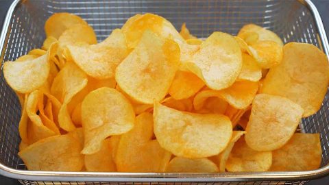 Homemade Crispy Potato Chips Recipe | DIY Joy Projects and Crafts Ideas