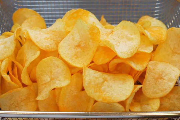 Homemade Crispy Potato Chips Recipe