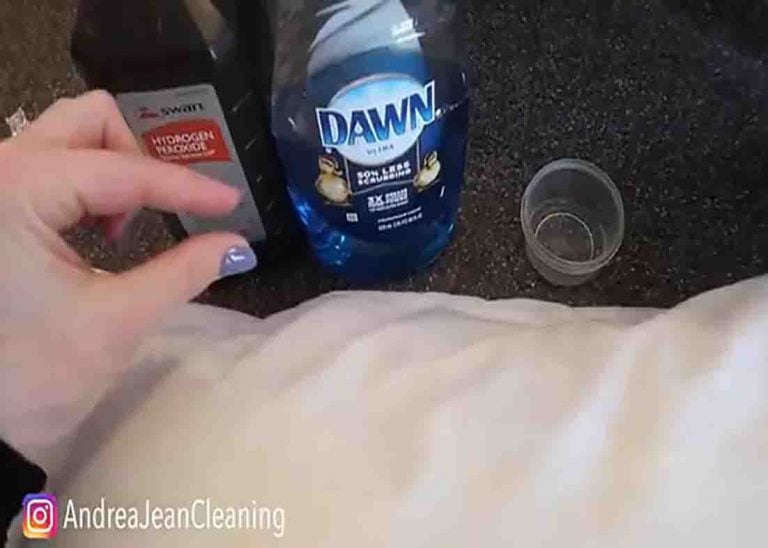 How to Whiten and Wash Yellowed Pillows