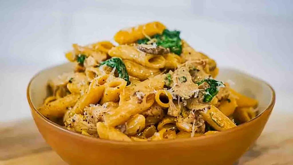 One-Pot Creamy Garlic Mushroom Chicken Pasta Recipe