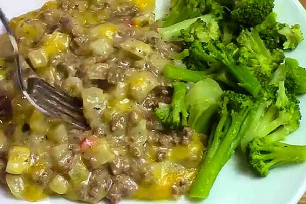 One-Skillet Potatoes and Ground Beef Recipe
