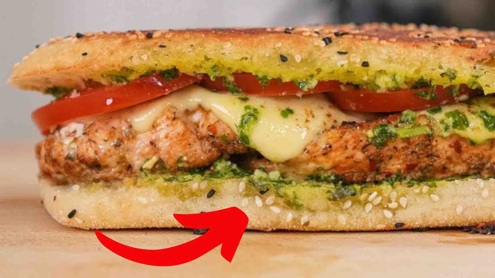 Recept na 15-minútový sendvič s kuracím pestom