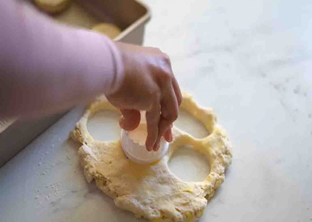 Cutting out the puff pastry