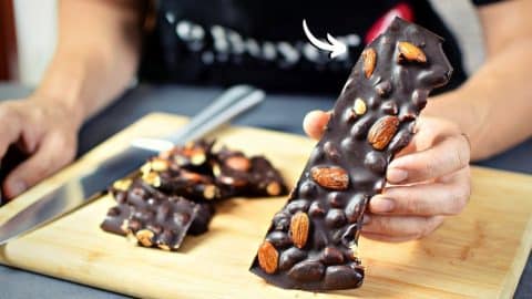 5-Ingredient Chocolate Bark Recipe | DIY Joy Projects and Crafts Ideas