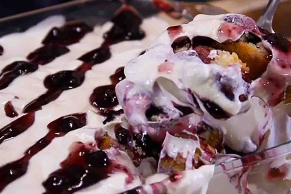 5-Ingredient No-Bake Creamy Blueberry Pound Cake Recipe