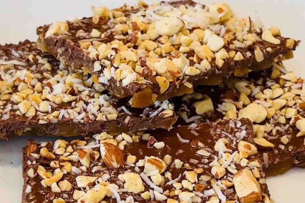 6-Ingredient Chocolate Almond Toffee Recipe