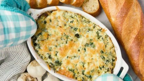 Cheesy Spinach Artichoke Dip | DIY Joy Projects and Crafts Ideas