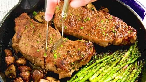 Easy Mouth-Watering Skillet Steak Dinner Recipe | DIY Joy Projects and Crafts Ideas