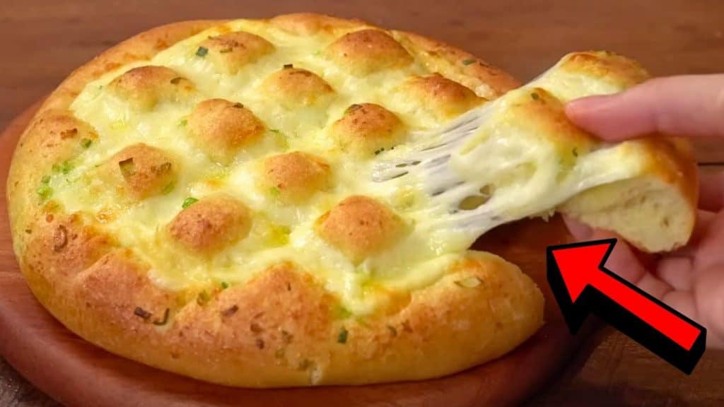 Easy and Cheesy Garlic Butter Bread Recipe